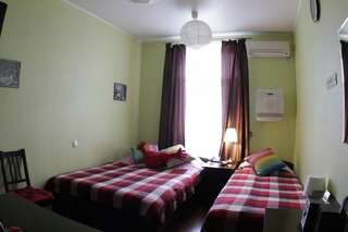 Гостевой дом Мансарда Санкт-Петербург Трехместный номер "Комфорт"-6