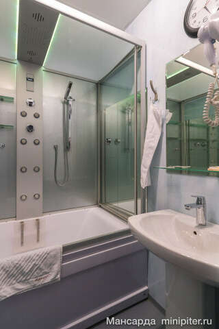 Гостевой дом Мансарда Санкт-Петербург Трехместный номер "Комфорт"-10